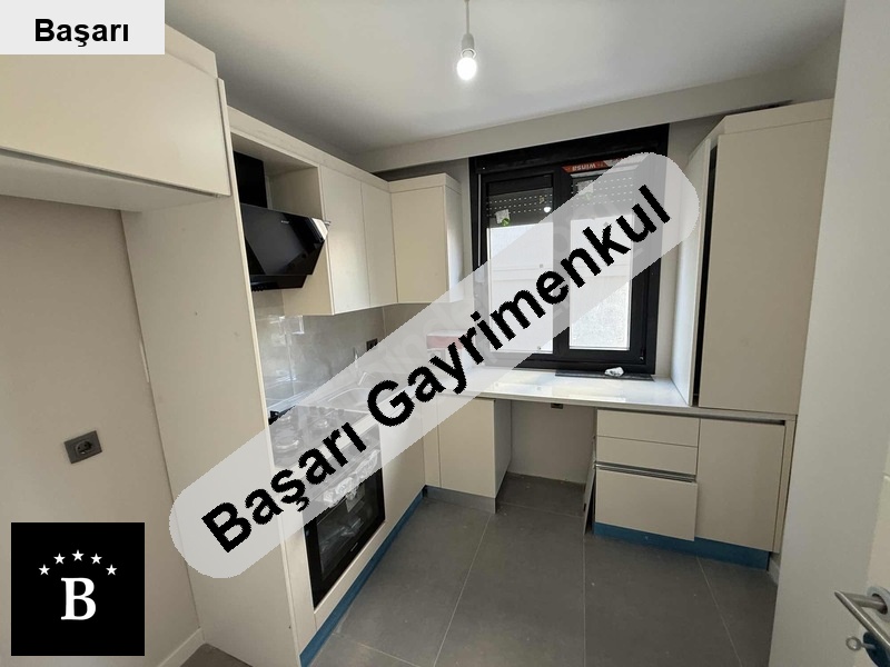 Başarı'dan suadi̇ye emi̇n ali̇ paşa cad 2 bi̇nada satilik 2+1 dai̇re balkonlu