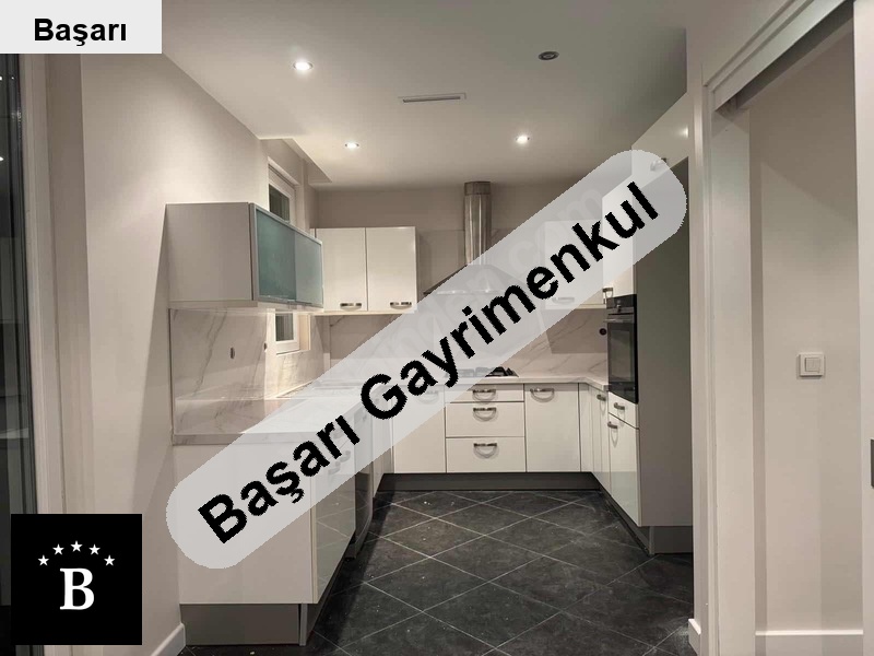 Başarı'dan ye 350m 2 araçlik otopark günli̇kli̇