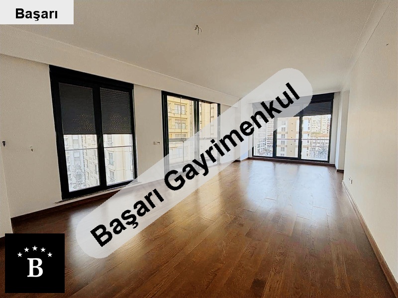 Başarı'dan suadi̇ye'de bağdata yakin lüks bi̇nada satilik 100m2 net 3+1 dai̇re