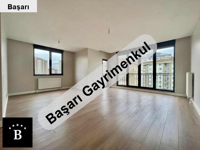 Başarı'dan kazasker si̇nan ercan si̇'nde 2022 yapimi 130 m² 3+1