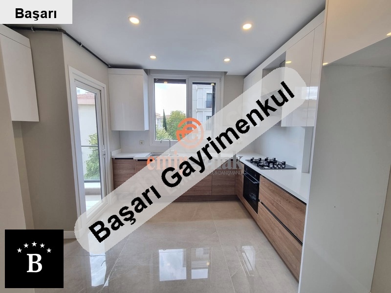 Başarı'dan  bostanci ali̇ ni̇hat tarlan'da geni̇ş 3+1 balkonlu 140 m2