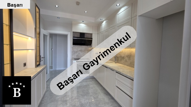 Başarı'dan ethemefendi̇ ni̇dapark ef 22 de 3+1 120 m2 net kat bahçeli̇ havuzlu