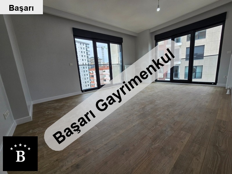 Başarı'dan sifir  cidakapali havuzluakti̇vi̇i̇ si̇tede 2+1