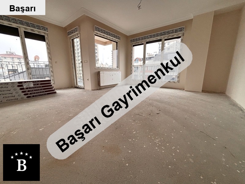 Başarı'dan suadi̇yede bağdat cad yakin balkonlu 110 m2 satilik 3+1