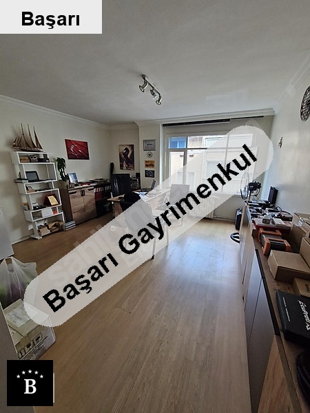 Başarı'dan kadiköy osmanağa da rihtima yakin asansörlü i̇ş haninda 18m2 ofi̇s