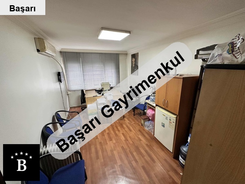 Başarı'dan kadiköy osmanağada merkezi̇n tam kalbi̇nde satilik büro / ofi̇s