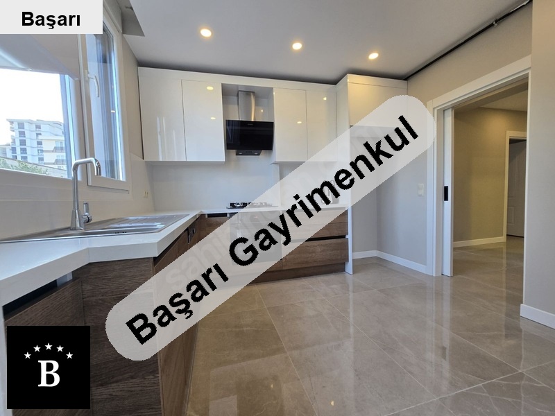 Başarı'dan bostanci çarşida geni̇ş lüx 3+1 satilik dai̇re!