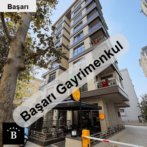 Başarı'dan bağdat'a yürüme mesafesi̇n'de 1 yillik balkonlu geni̇ş 3+1