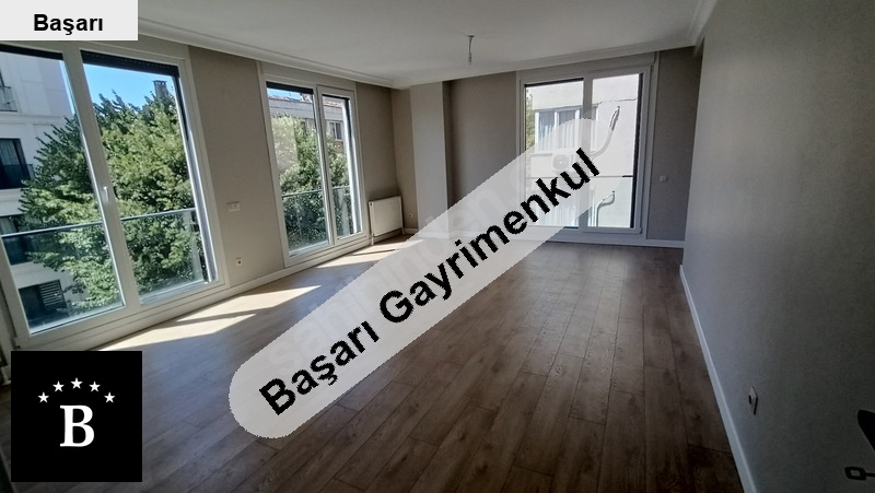 Başarı'dan bostanci çarşi i̇çi̇nde marmaray  metro yani geni̇ş 3+1 dai̇re