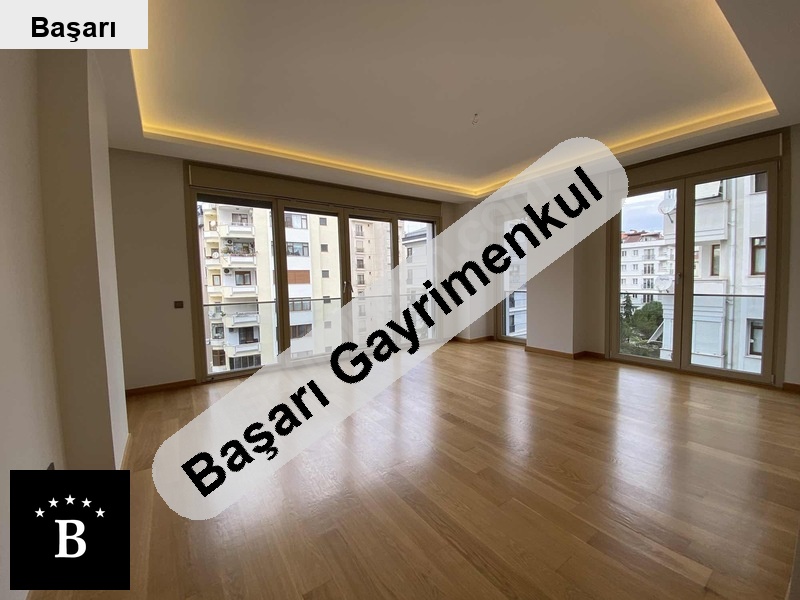 Başarı'dan suadi̇ye'de bağdat'a yakin 140 m2 3+1 satilik lüks dai̇re