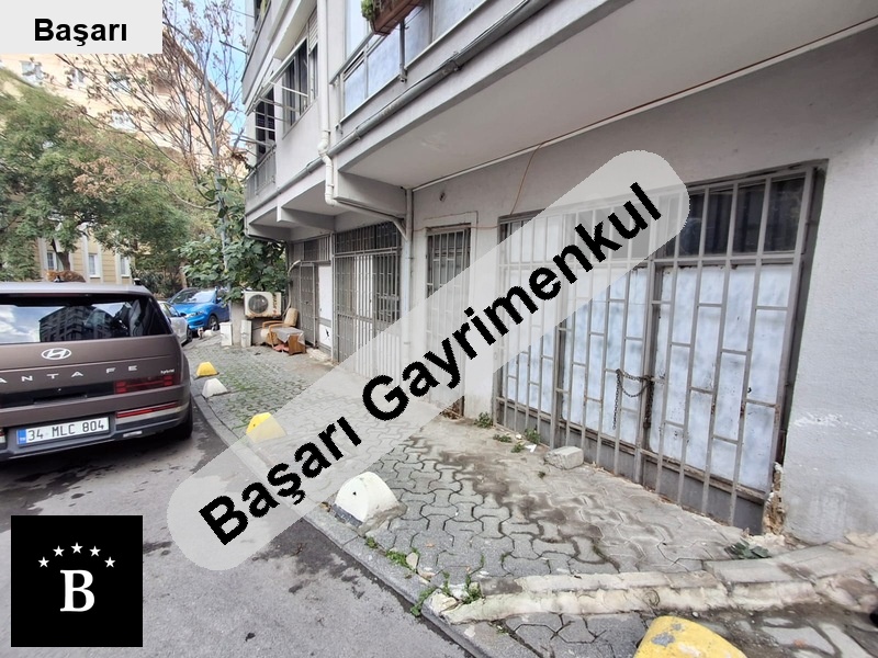 Başarı'dan i̇stanbuldan kadiköy zi̇rbeyde yatirimlik satilik dükkan 200 m2