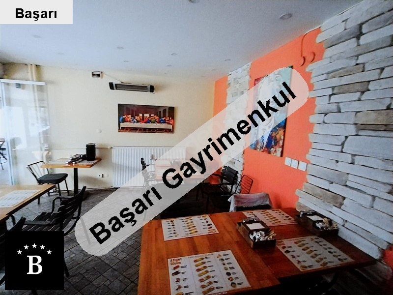 Başarı'dan sahrayicedi̇d'de metroya yakin hazir ki̇racili satilik dükkan