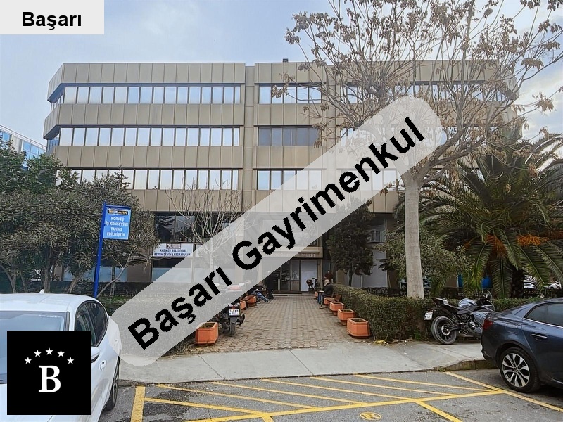 Başarı'dan kadiköydetüm ulaşimlarin yaninda