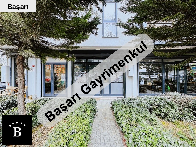 Başarı'dan kadiköy göztepede merkezi̇ konumda satilik dükkan