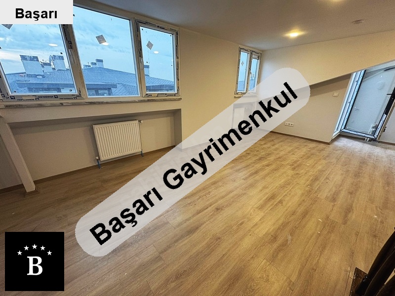 Başarı'dan  bostanci işiklar ci̇v kelepi̇r 2+1 dubleks