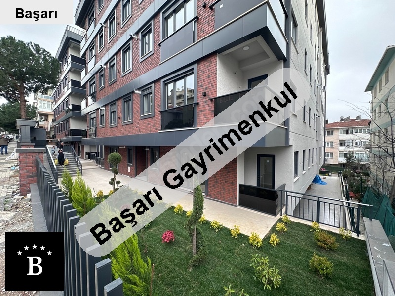 Başarı'dan  kuğu pastanesi̇ arkasinda sifir bi̇nada geni̇ş m2 arakat 2+1