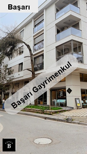 Başarı'dan göztepe merkezde 24 m² + 8 m² ön kullanimli dükkan yeni̇ bi̇nada