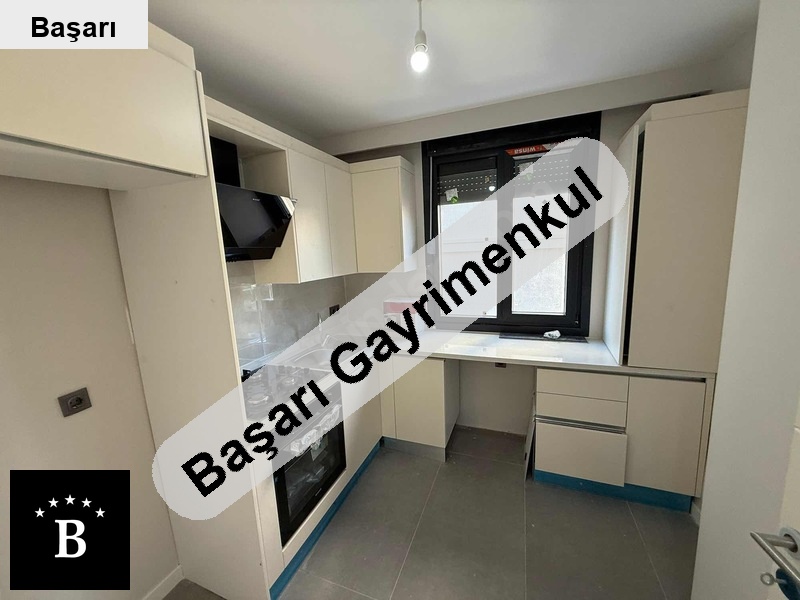 Başarı'dan suadi̇yede yeni̇ bi̇ten sifir bi̇nada balkonlu satilik 2+1 boş dai̇re