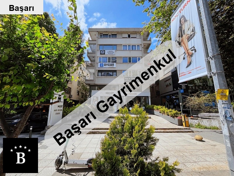 Başarı'dan bağdat cad üzeri i̇ş yeri̇ne  konuta uygun mimari tasarımlı 3+1