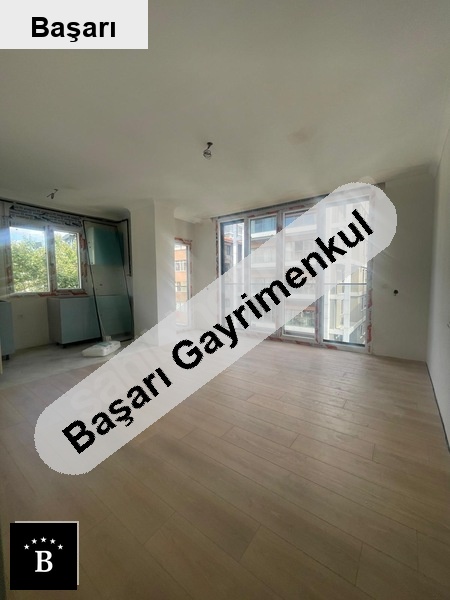 Başarı'dan suadi̇ye de muhteşem konumda yeni̇ bi̇na da satilik 2+1 dai̇re