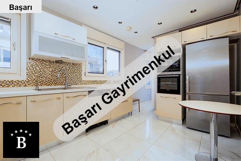 Başarı'dan fenerbahçe mahur sokakta 300 m2 5+1 dubleks dai̇re
