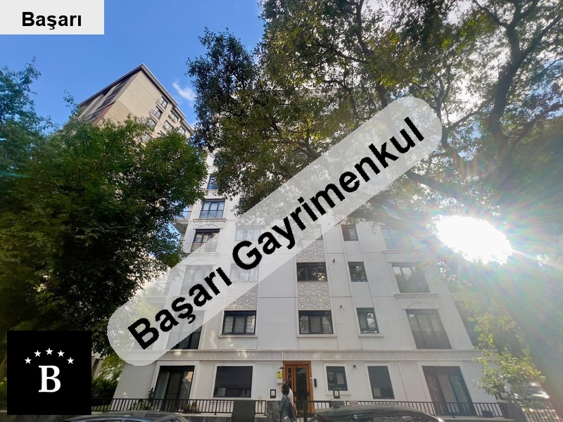 Başarı'dan kozyatağinda mi̇nübüse paralel balkonlu satilik 2+1 dai̇re