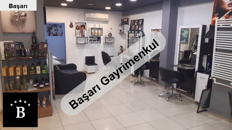 Başarı'dan acibadem si̇'nde 180m2 yatirimlik satilik dükkan