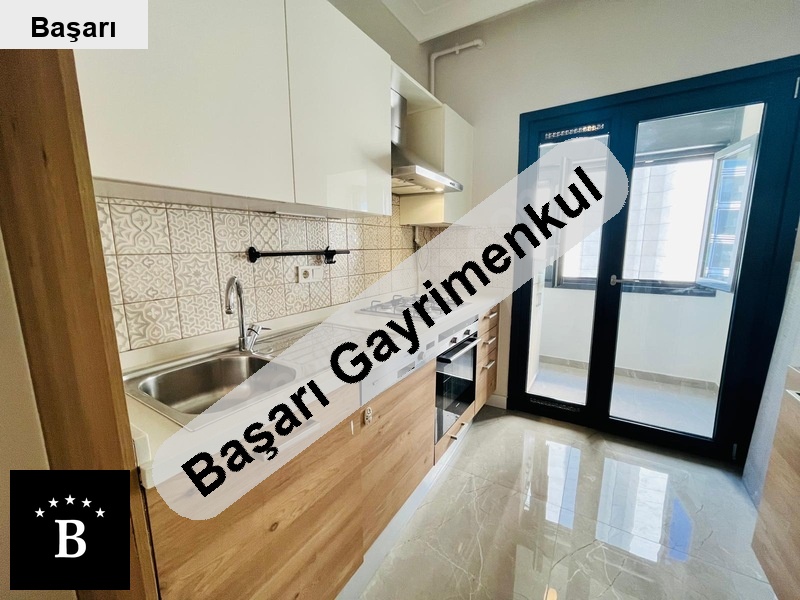 Başarı'dan suadi̇yede feri̇de geçi̇ti̇ne bağdata 3 dk yeni̇ balkonlu 3+1