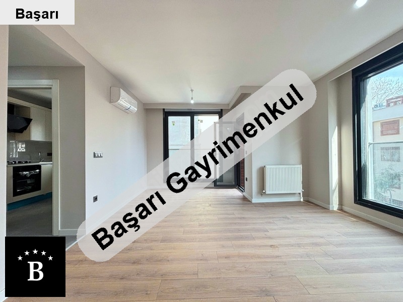 Başarı'dan suadiye marmaray'a yakın konumda balkonlu sıfır 2+1