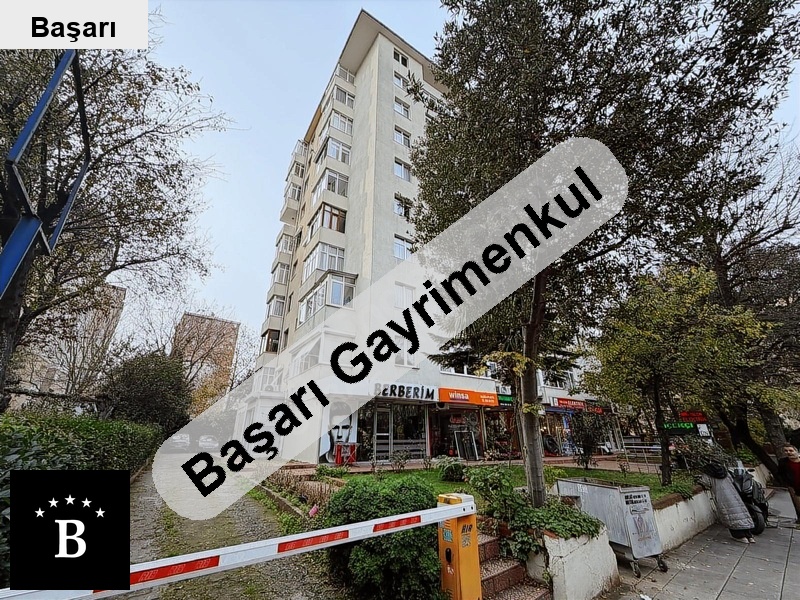 Başarı'dan  bayar si̇ üzeri̇nde park manzarali 90 m2 net 3+1