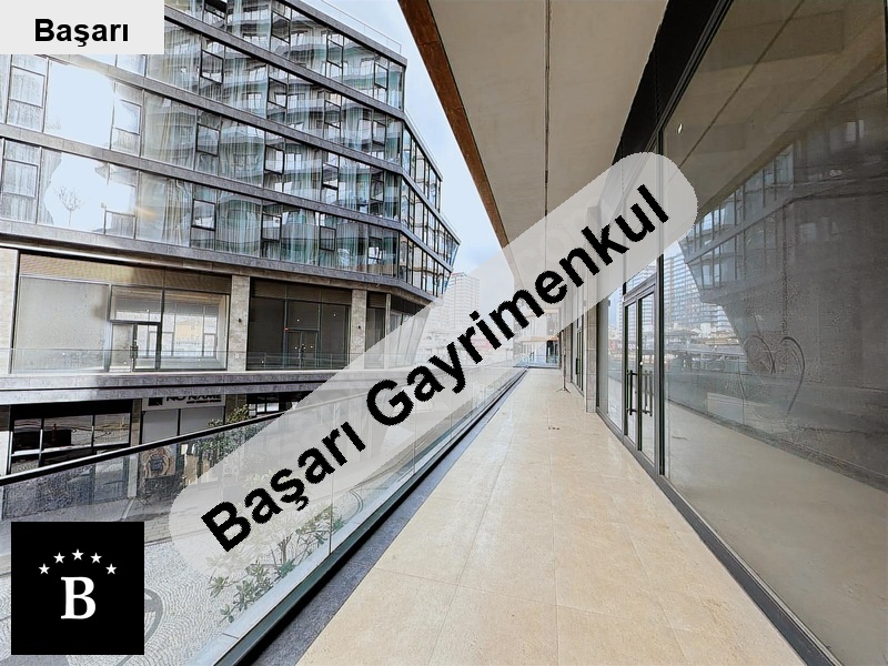 Başarı'dan avm cepheli̇ 71 m² dükkan