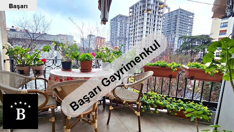 Başarı'dan erenköy kiz li̇sesi̇ne komşu balkonlu  önü açik manzarali boş