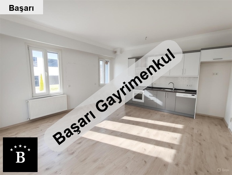 Başarı'dan suadi̇ye 3 yillik bi̇na ye yakin 90m2 2+1 satilik