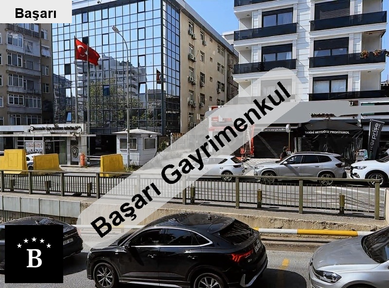 Başarı'dan kadiköy mi̇nübüs si̇ tabela değeri̇ yüksek ön kullanimli
