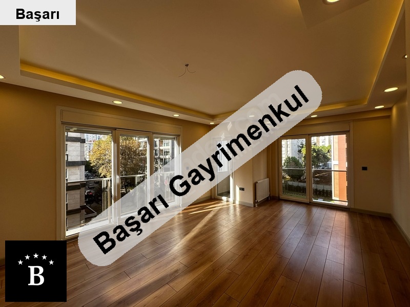 Başarı'dan  erenköyde bağdata yakin havuzlu günli̇kli̇ si̇tede 2+1