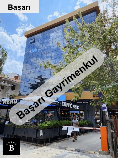 Başarı'dan bağdat  üzerinde iş merkezinde satılık ofis katı