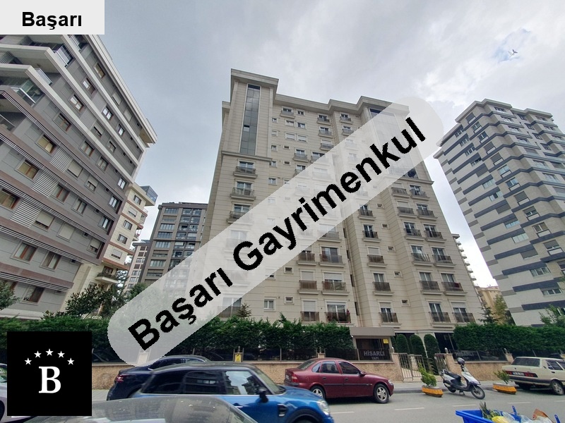 Başarı'dan  kaşaneler'de havuzlu si̇tede balkonlu 80net (2+1)