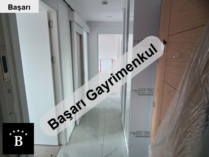 Başarı'dan bostanci'da metro  marmaraya yakin si̇te i̇çi̇ satilik 2+1 dai̇re