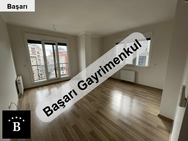 Başarı'dan suadi̇ye kaptan ari̇f'de mi̇nübüs si̇ne yakin 75m²net 2+1 dai̇re