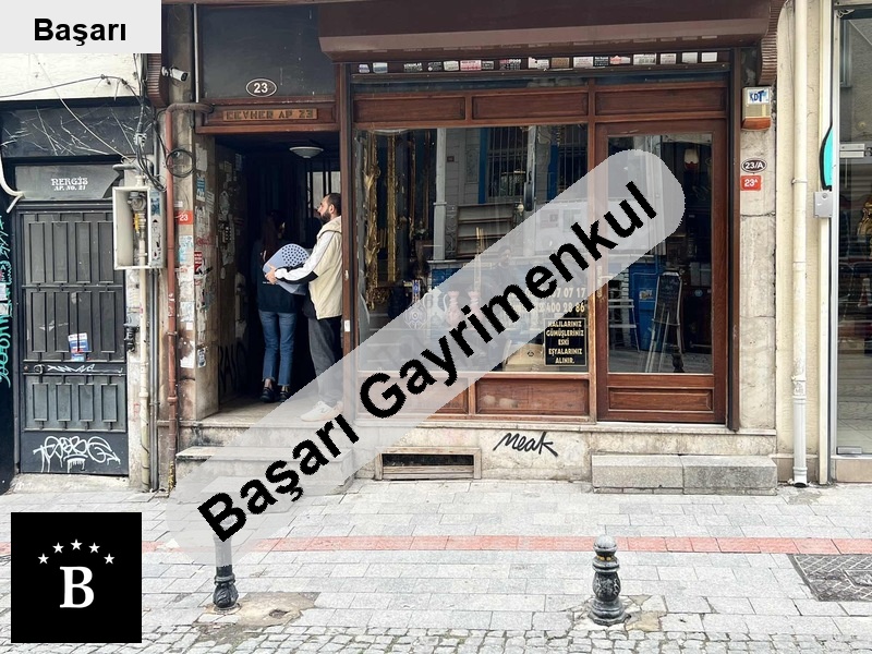 Başarı'dan kadiköy caferağa mahallesi̇ merkezi̇ konumda 100m2 satilik dükkan