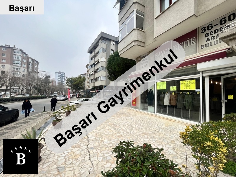 Başarı'dan ana  üzeri̇nde çi̇ft cepheli̇  düz ayak satilik i̇şyeri̇