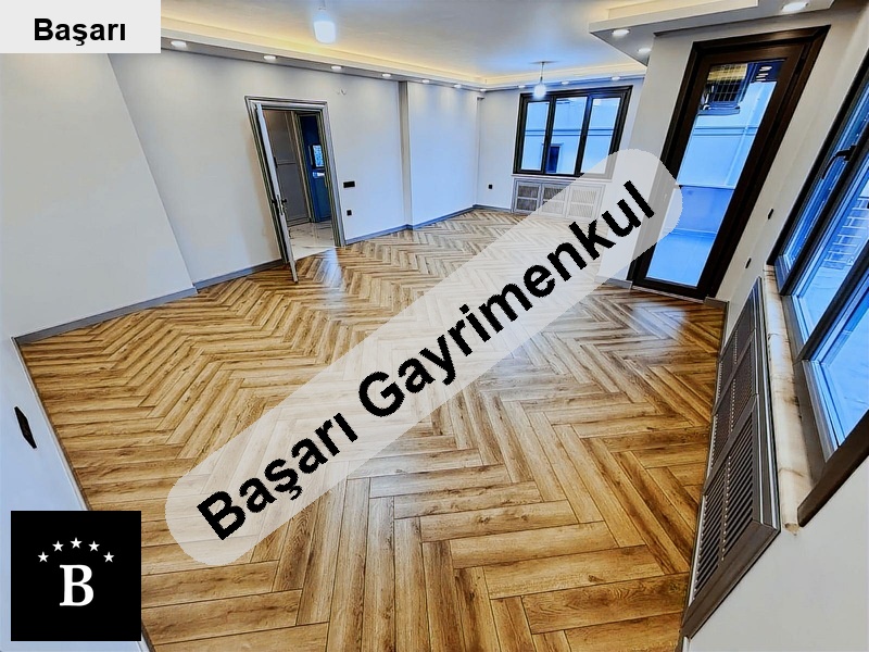 Başarı'dan ömerpaşa bağdat'a çok yakin özel mi̇mari̇ dekorlu 180m2 4+1