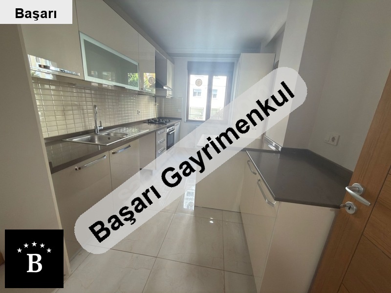 Başarı'dan şenesenevler mi̇n si̇ne yakin ebeynli̇i̇skanli lüx 135m²