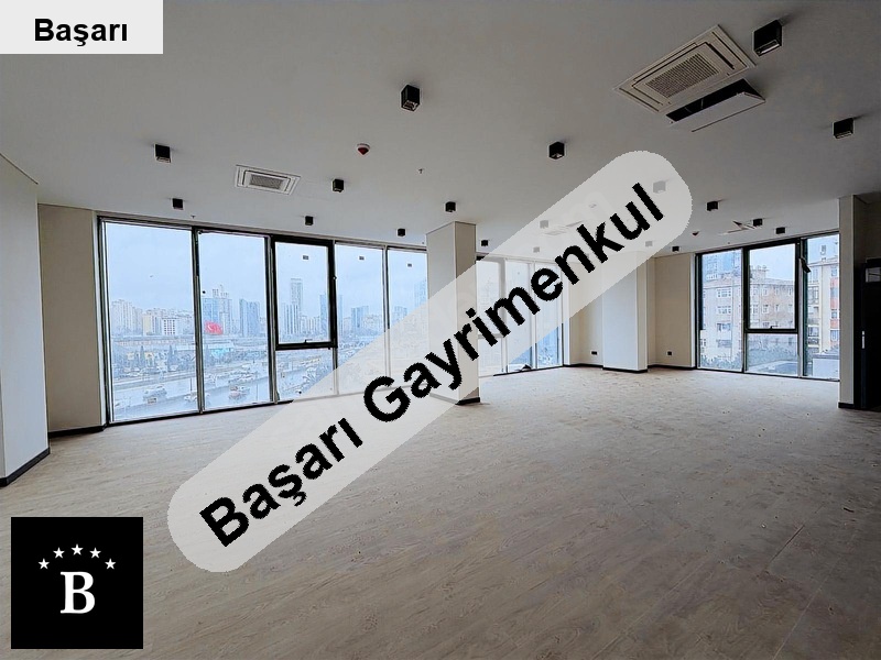 Başarı'dan kozyatağı e5  i̇nönü  ne çift cephe satılık ofis