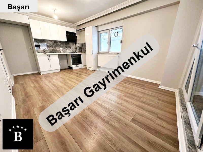 Başarı'dan  kuğu pastanesi̇ arkasinda 2 yaş bi̇nada geni̇ş m2 arakat 1+1