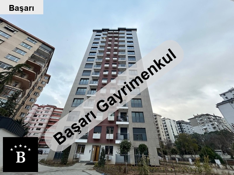 Başarı'dan şenesenevler de kapali havuzlu günli̇kli̇ sifir si̇te de 2+1