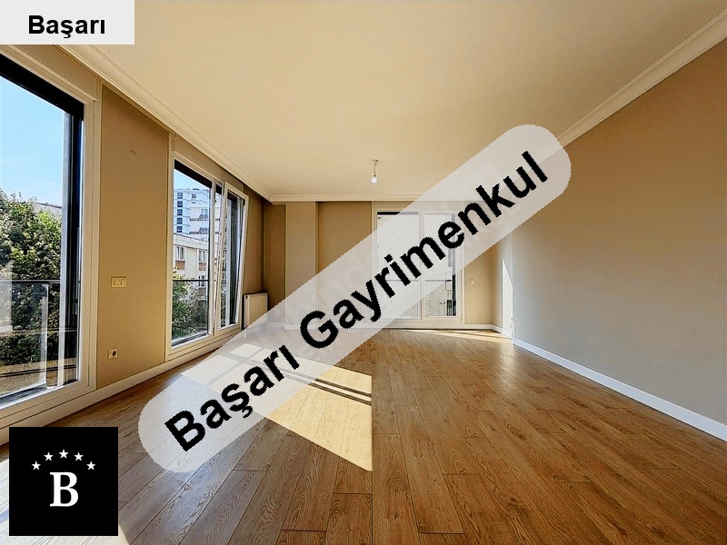 Başarı'dan bostancı'da sahile yakın balkonlu ebanyolu 110m² net 3+1 arakat