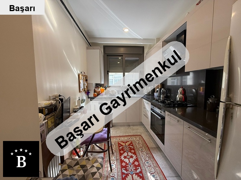 Başarı'dan şenesenevler'de 1 seneli̇k balkonlu mi̇ni̇büse 1paralelde