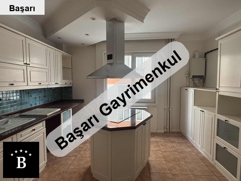 Başarı'dan bostanci metro marmaray yakini 70 m2 arsa payi 100 m2 net dai̇re