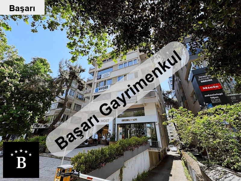 Başarı'dan bağdat  üzeri i̇şyerine uygun mimari dekorlu 125m² 3+1 boş